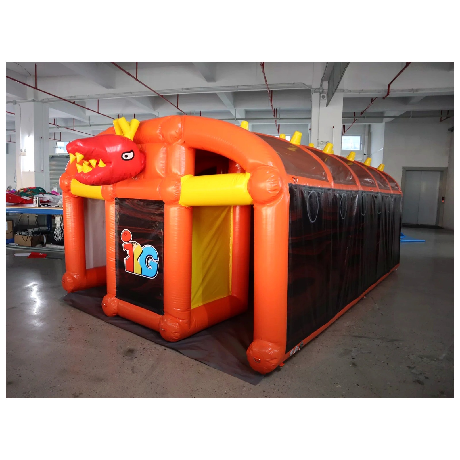 Outdoor Adventure Kids Party - Mê cung bơm hơi màu cam