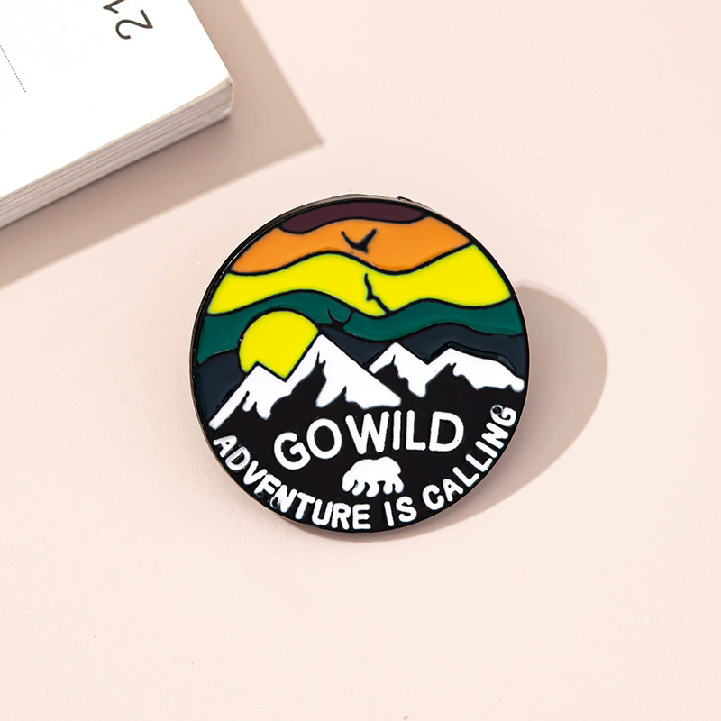 Outdoor Adventure Enamel Pins  - đánh giá và giá Outdoor Adventure Friends