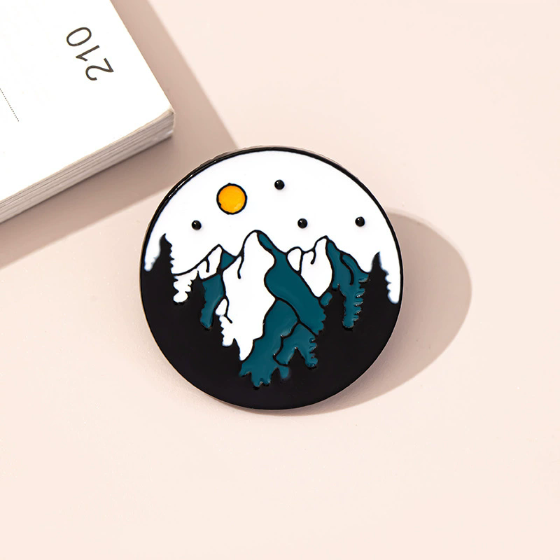 Outdoor Adventure Enamel Pins  - đánh giá và giá Outdoor Adventure Friends