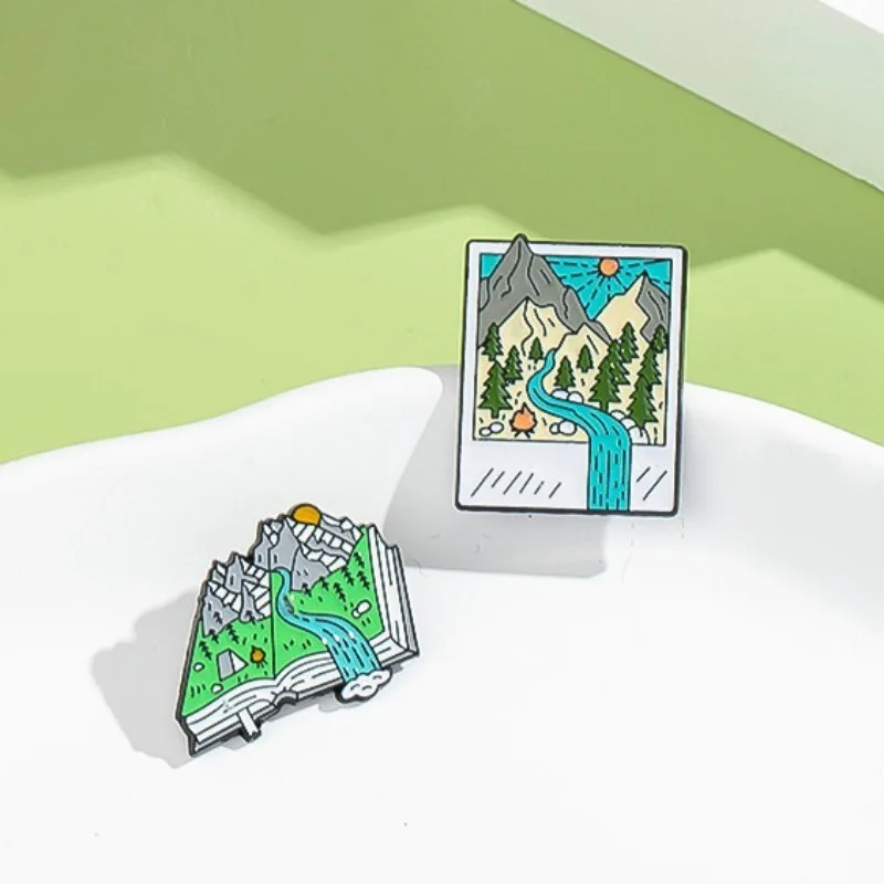 Adventure-Themed Enamel Pins:  - đánh giá và giá Outdoor Adventure Friends