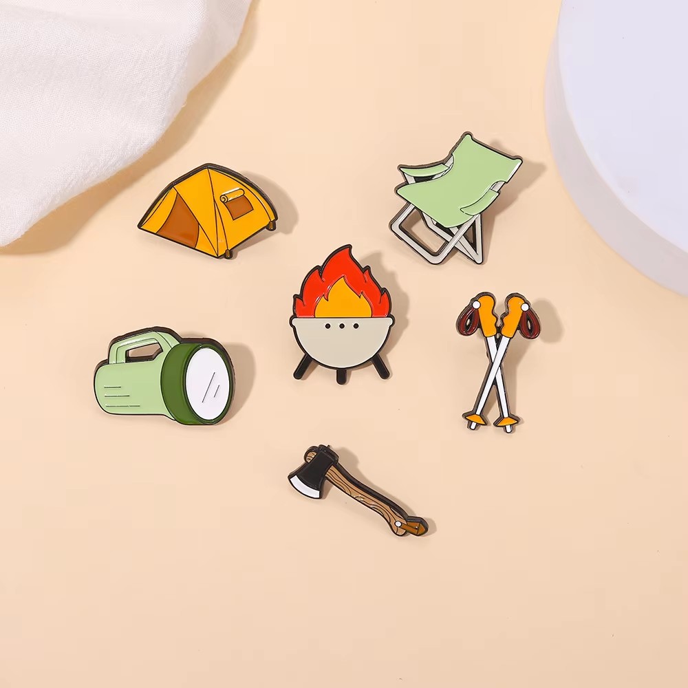 Outdoor Adventure Enamel Pins  - đánh giá và giá Outdoor Adventure Friends